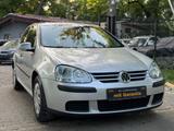 Volkswagen Golf 1.6 Automatik Tüv & Service Neu KlimaAuto. - Volkswagen Golf aus 2005: 1.6