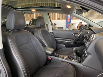 Nissan Qashqai+2 4x4 *7SITZE*PANO*360 KAMERA*XENON*