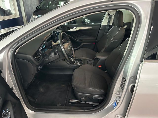 Fahrzeugabbildung Ford Focus Turnier Titanium*Automatik*