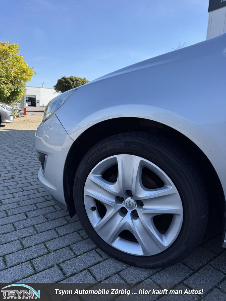 Opel Astra 2013 — photo 15
