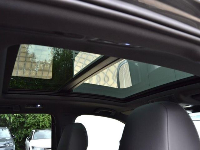 T-Roc 1.5 TSI R-Line PANORAMA/LED-PLUS/NAVI+VZE/