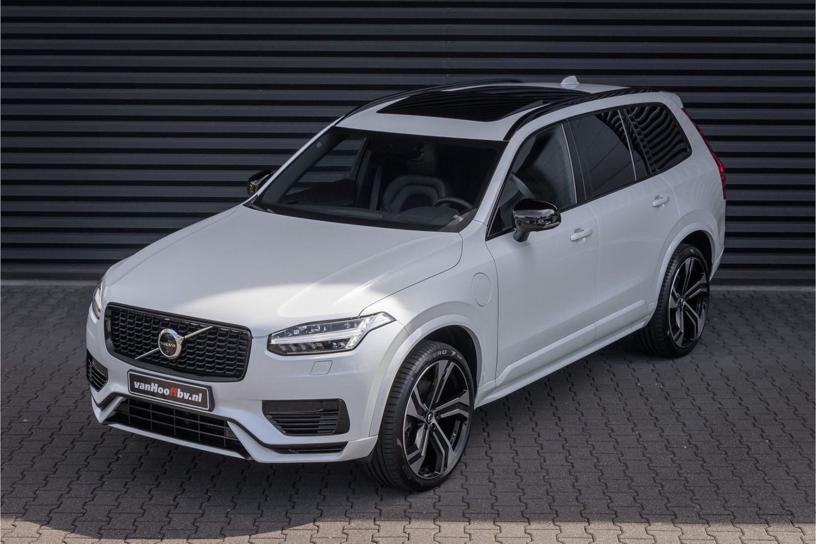 Volvo XC90 T8 Recharge AWD R-Design 22'' - Pano - 7p imagem 2