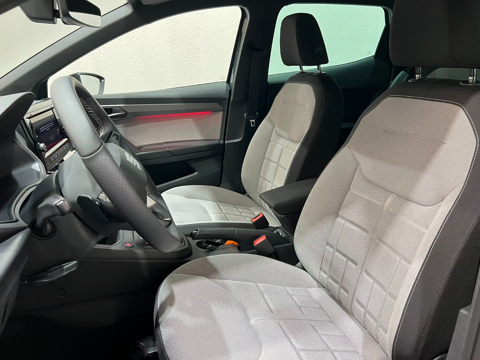 Fahrzeugabbildung SEAT Ibiza 1.0 TSI 85kW FR DSG 18" ALU