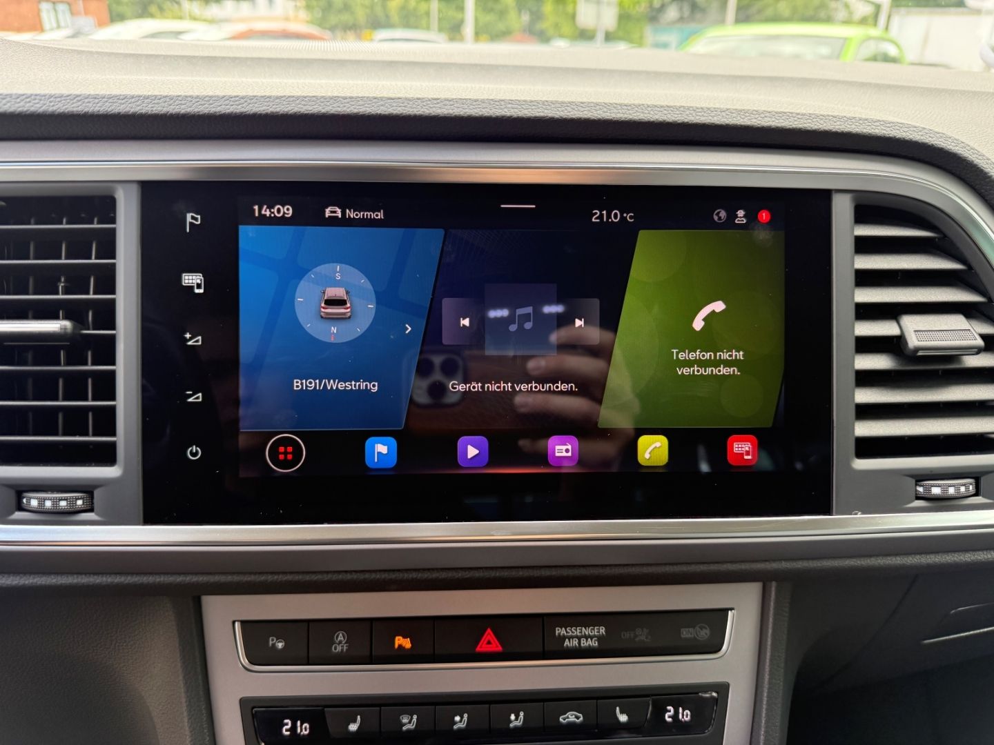 Fahrzeugabbildung SEAT Ateca 1,5 TSI FR LED AHK Navi RFK GJR TWA VZE Te