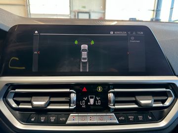 MYAUTOCENTER – Gebraucht- und Jahreswagen mit Werkstattservice in Pfaffenhofen BMW 330 *1-HAND*SERVICETÜV NEU*KEYLESS*LED*M-SPORT*