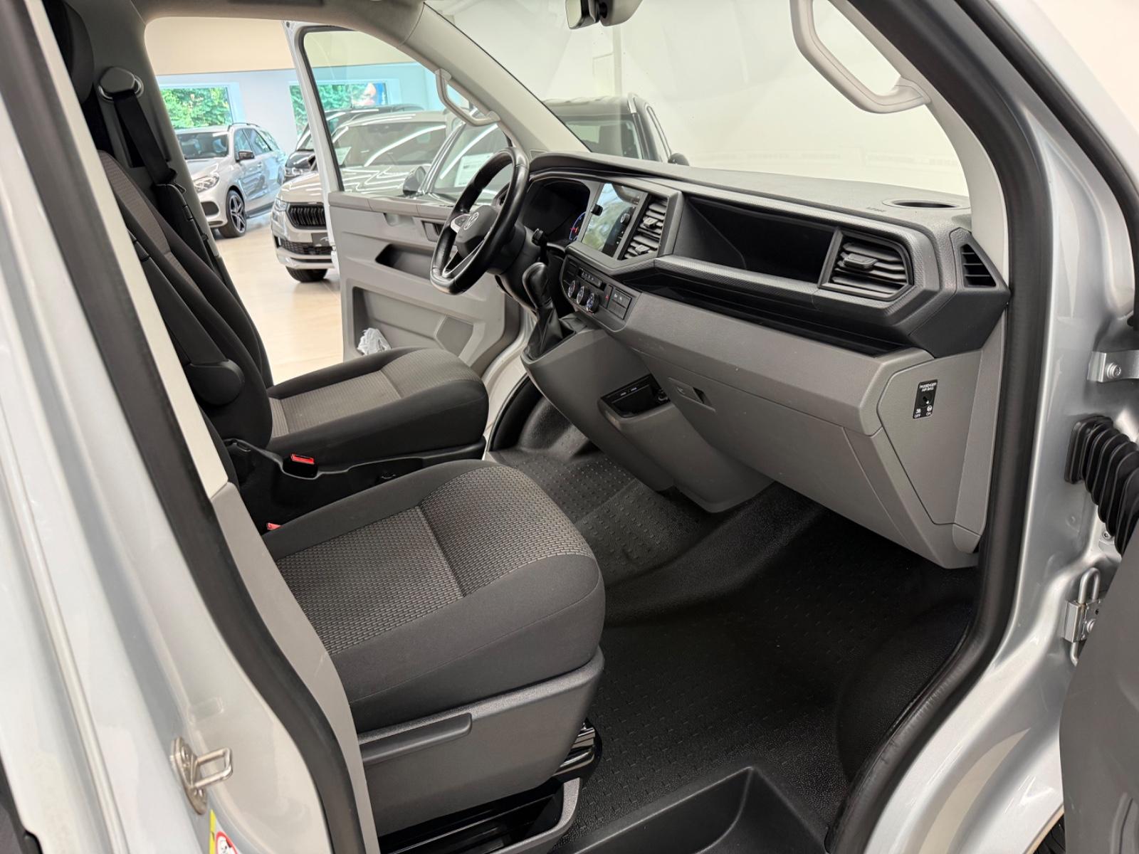 Volkswagen T6.1 Transporter DSG NAVI KLIMA ACC