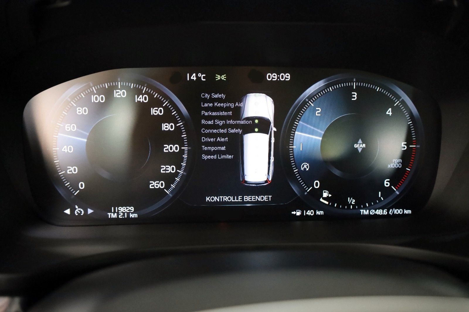 Fahrzeugabbildung Volvo V60 Momentum Core,Navi,LED,DAB,PDC,AHK