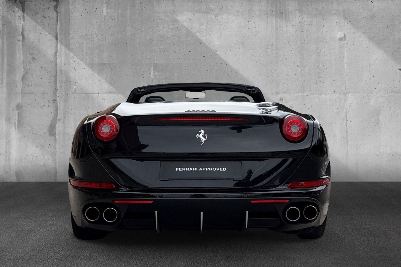 Fahrzeugabbildung Ferrari California T*All Black*