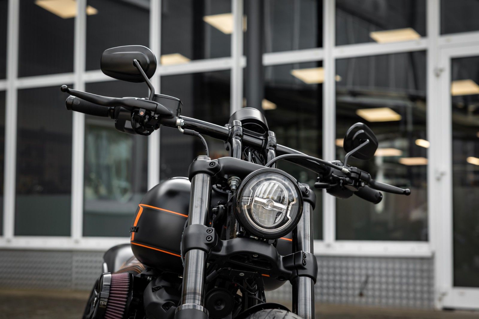 Fahrzeugabbildung Harley-Davidson Breakout DARKSIDE FXBR 117 MY25 -H-D Kiel Custom