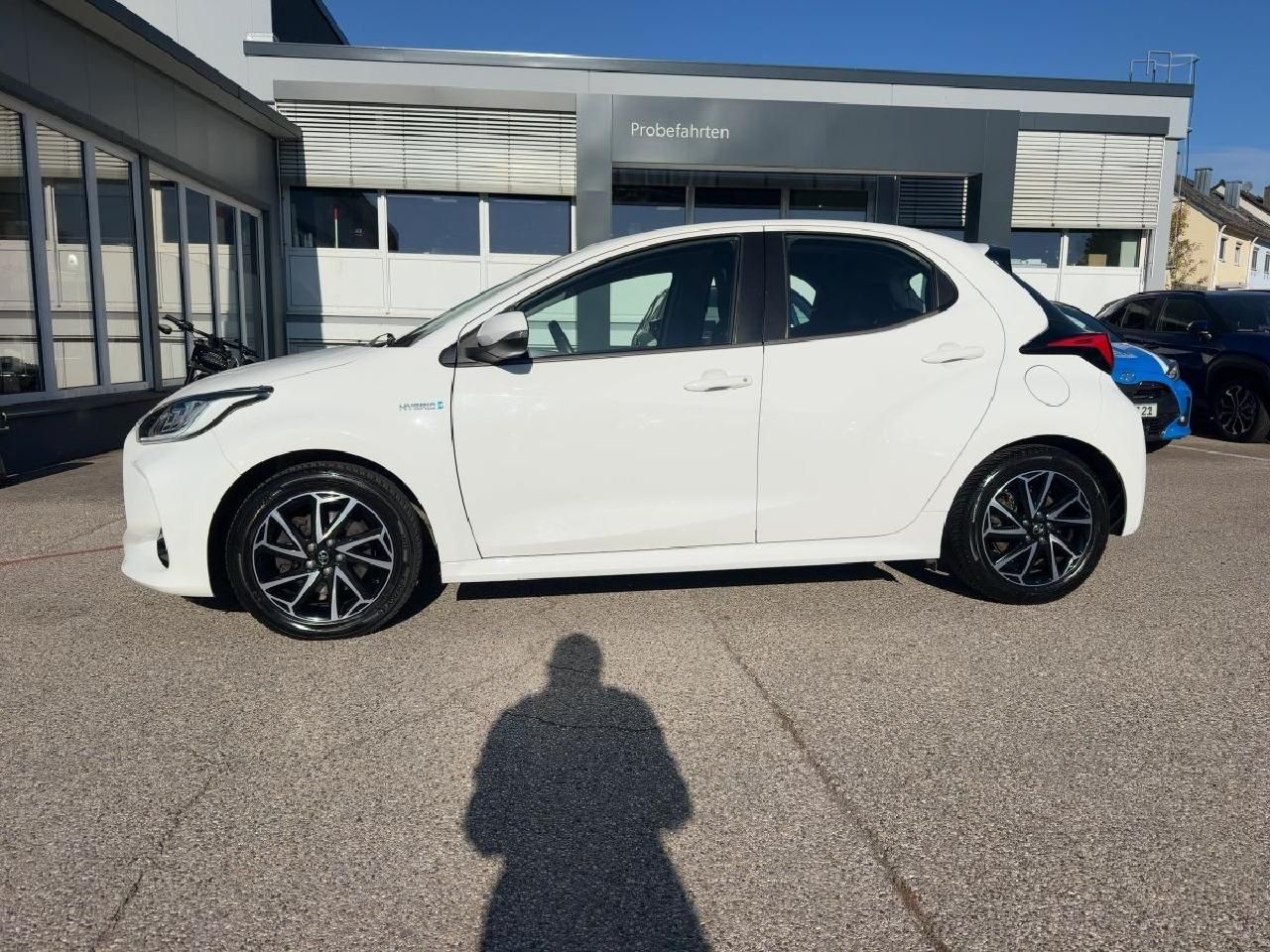 Fahrzeugabbildung Toyota Yaris 1,5 Hybrid Club *AHK+SHZ+Comfortpaket