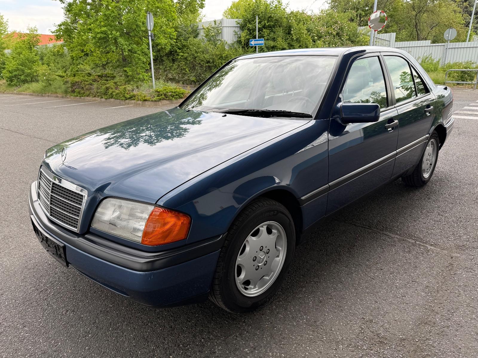 Mercedes-Benz C 180 Classic 1.HAND* OLDTIMER* 63645KM!!!