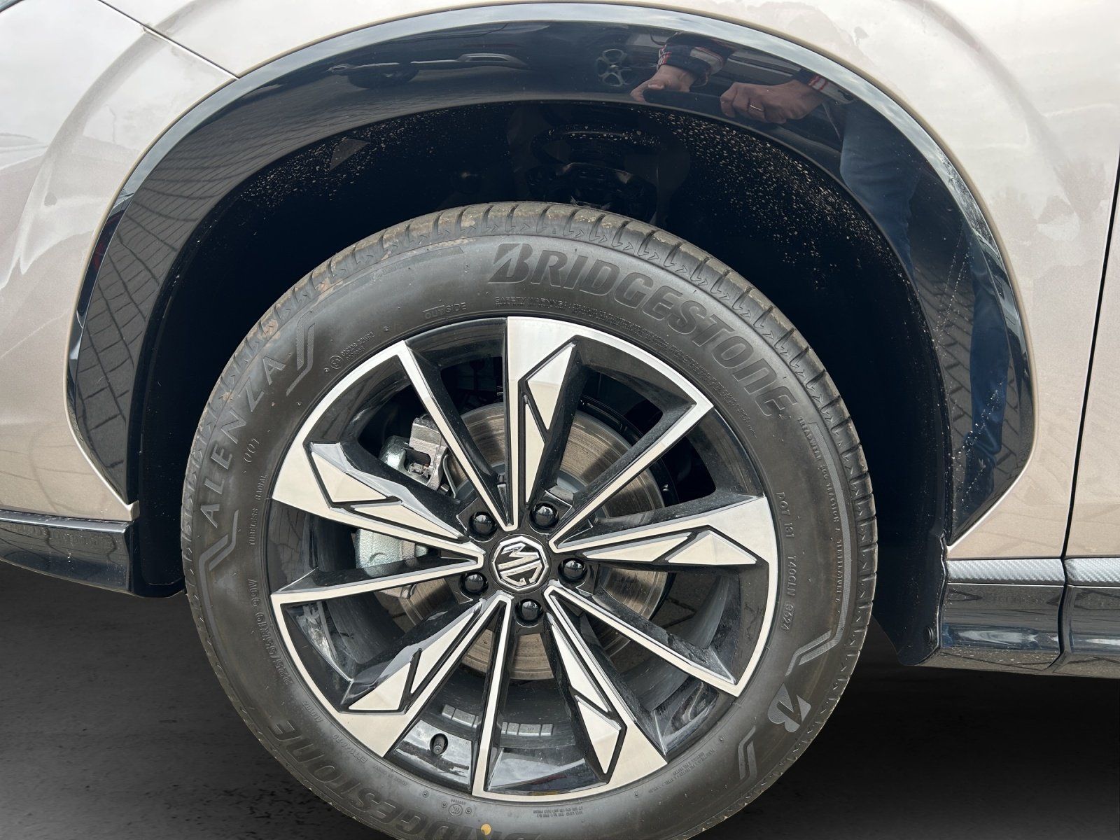 Fahrzeugabbildung MG MG HS Luxury AT