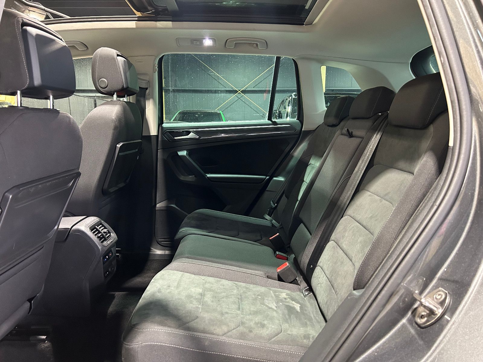 Fahrzeugabbildung Volkswagen Tiguan Highline BMT/PANO/ACC/APPLE/ALCANTARA/KAM