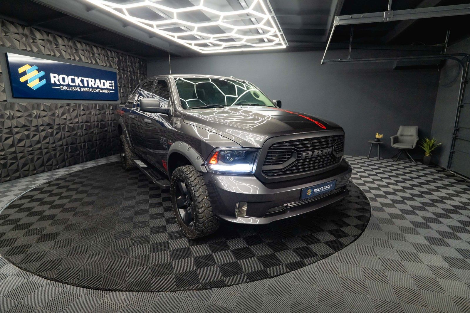 Fahrzeugabbildung Dodge RAM 5.7 V8 HEMI 4x4 OFFROAD Night-Paket *LED*AHK