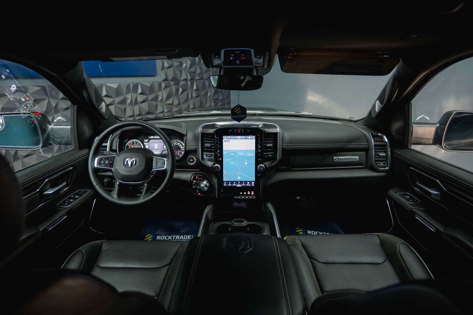 Fahrzeugabbildung Dodge RAM 5.7 V8 HEMI 4x4 LARAMIE Offroad Night LED