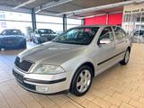 Skoda OCTAVIA 2.0 TDI ELEGANCE*KLIMAAUT+TEMP+SITZ+AHK* - Skoda Octavia: TDI Elegance