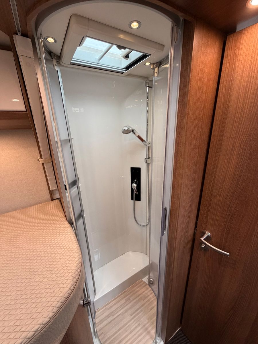Fahrzeugabbildung Carthago c-tourer T149 LE RB