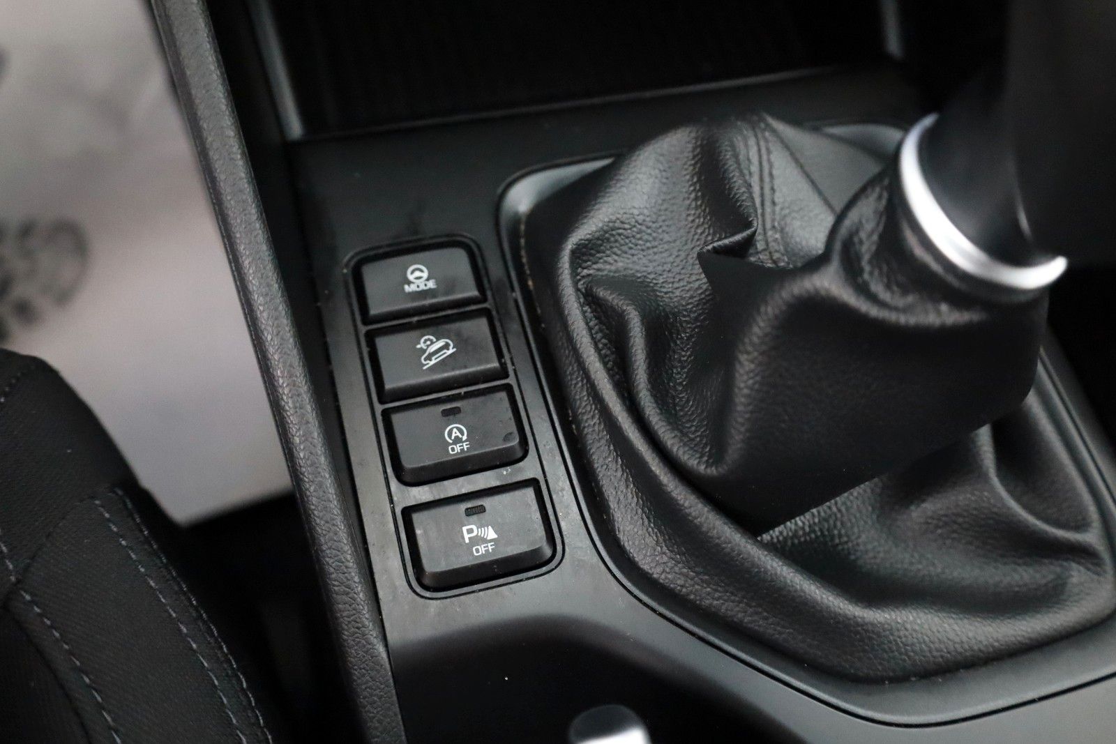 Fahrzeugabbildung Hyundai Tucson Advantage 2WD Navi,LED,SH,Kamera,SR+WR