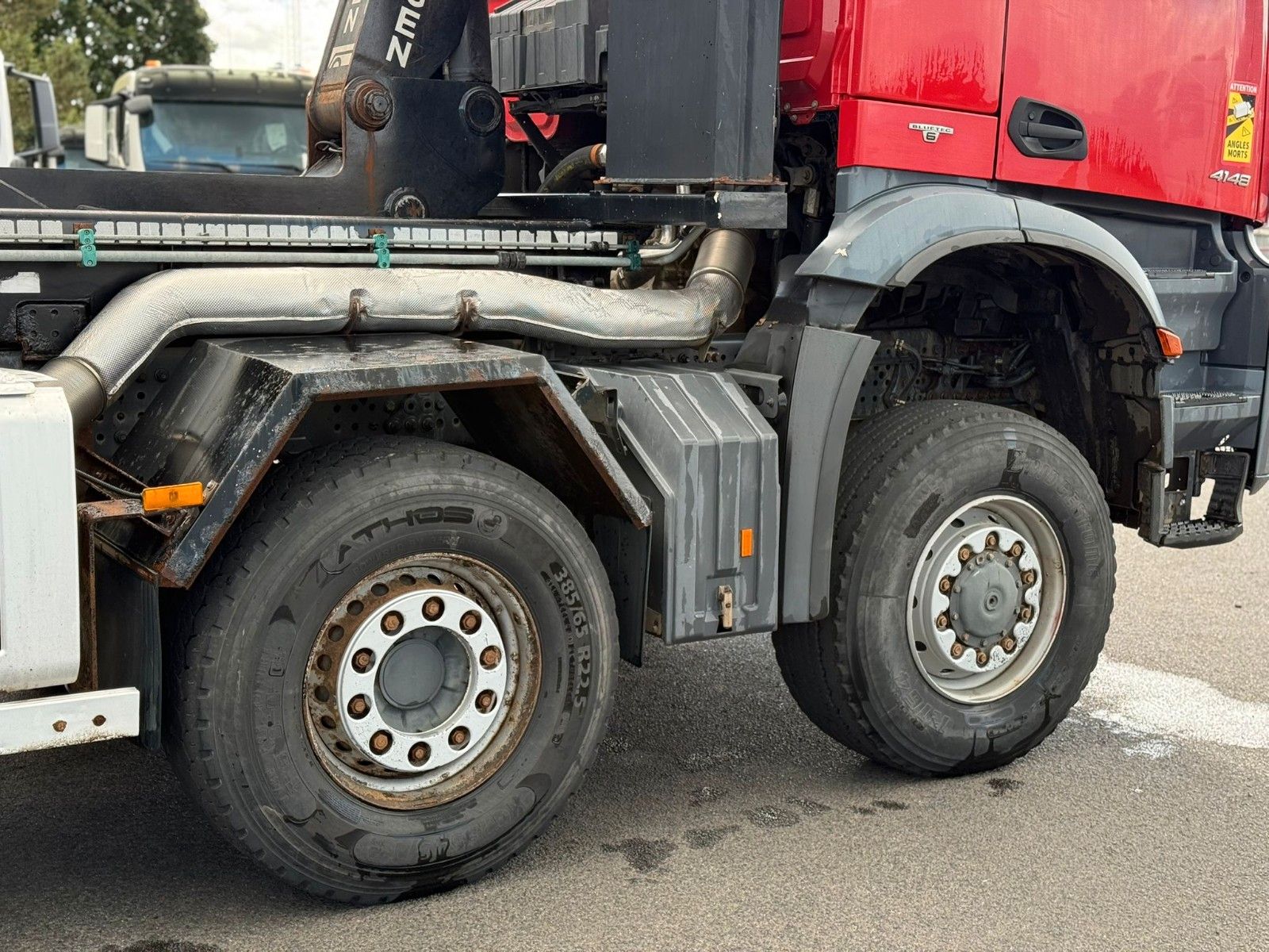Fahrzeugabbildung Mercedes-Benz Arocs 4148 8x6 Gergen Abrollkipper