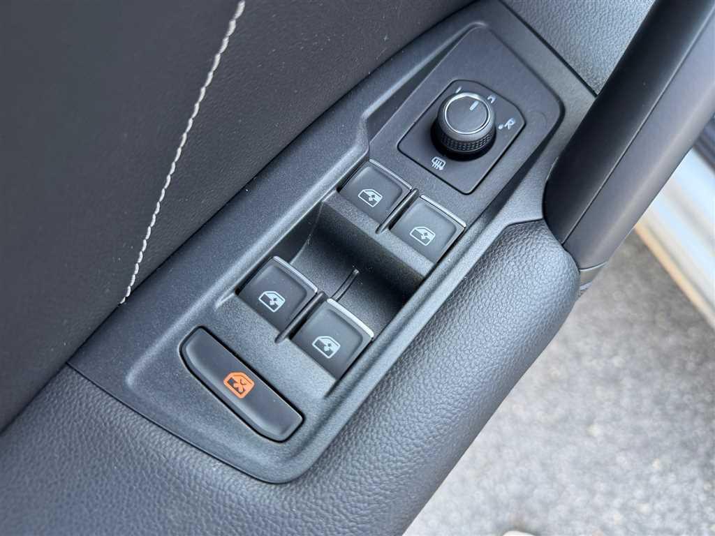 Volkswagen Tiguan R-Line 2.0 TSI DSG 4MOTION DCC AHK Navi, миниатюра 14
