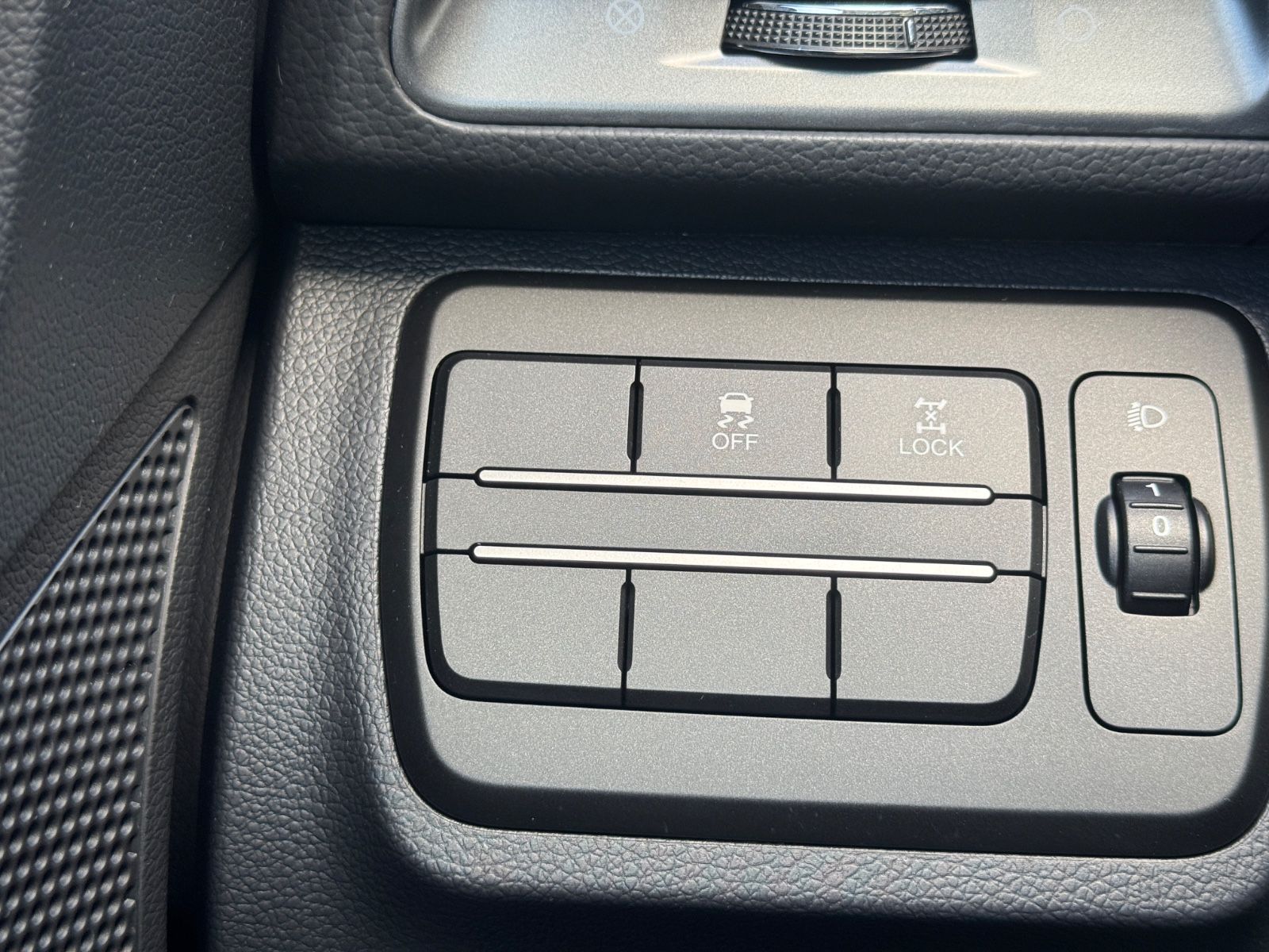 Fahrzeugabbildung Ssangyong XLV 4x4 Leder+Navi+Sitzheizung+18Zoll+Kamera