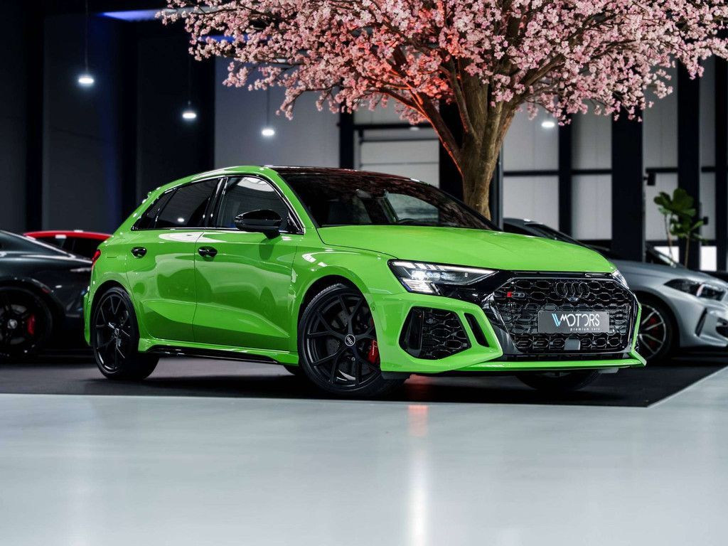 Audi RS3 NP: €86.072,69 - RS Dynamic Plus - Keramisch