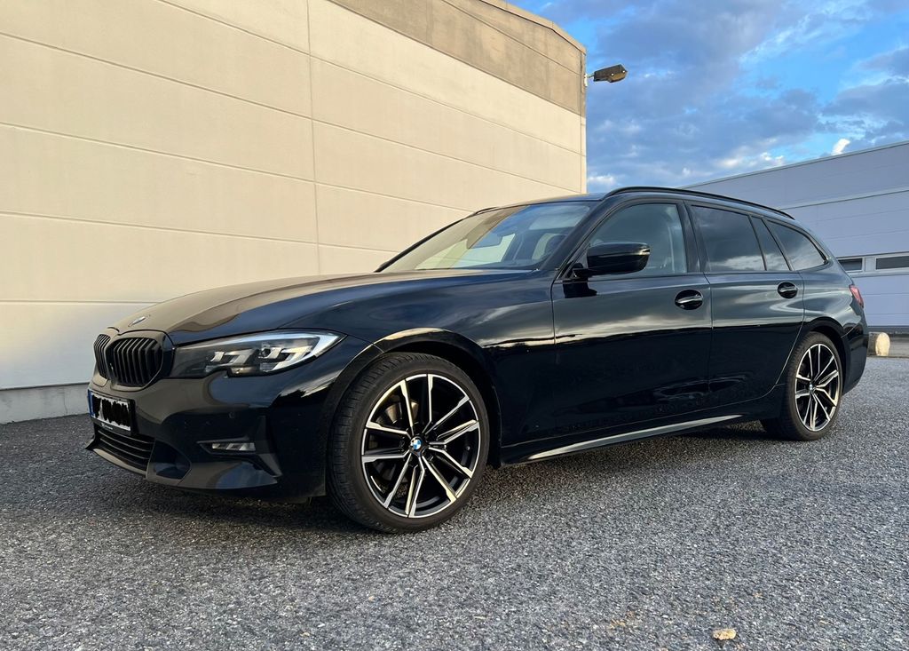 Image of BMW 320