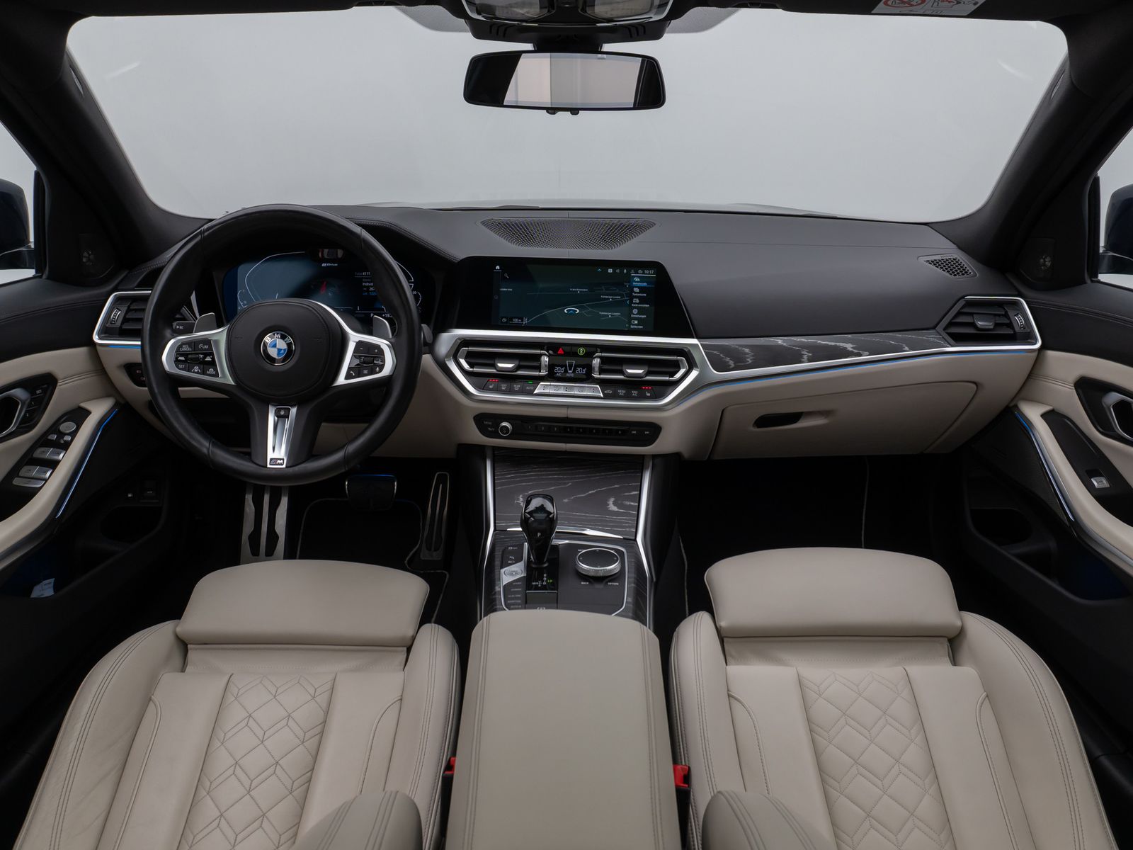Fahrzeugabbildung BMW 330e xD M Sport Panoram Kamera Laser HUD DAB H/K