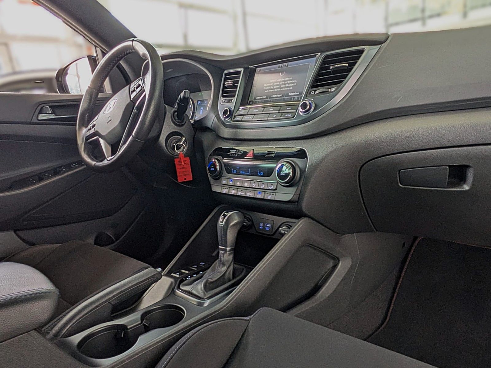 Fahrzeugabbildung Hyundai TUCSON 1.6i DTC PASSION SITZHZ ANDROID NAVI CAM