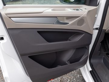 Volkswagen T7 Multivan - 11
