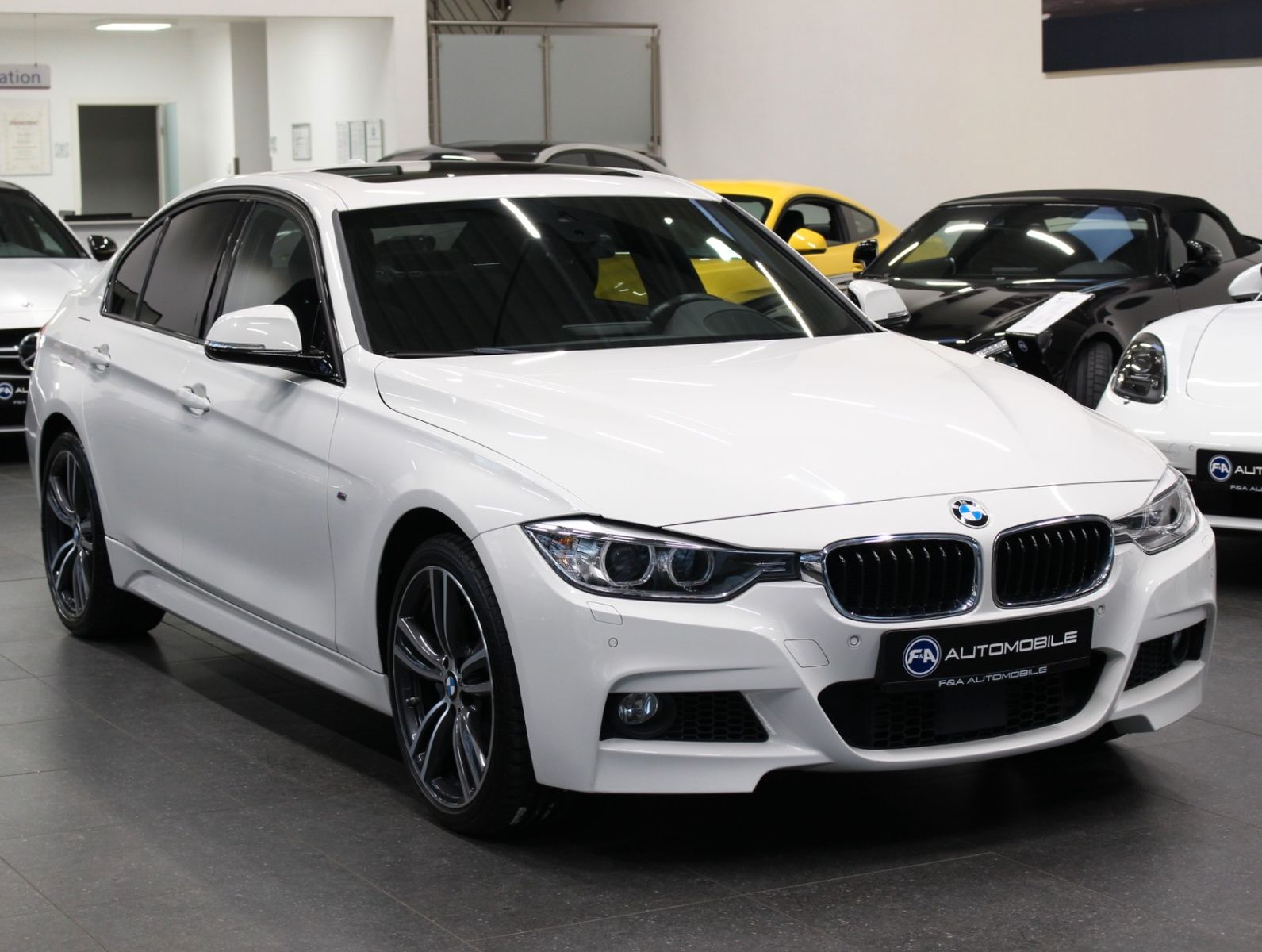 Fahrzeugabbildung BMW 335i xDrive M Sport*Head-up*Kamera*Harman-Kardon
