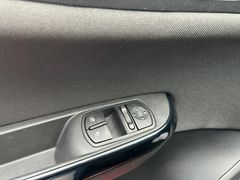 Fahrzeugabbildung Opel Corsa E 1.4 Color Edition AppleCarPlay Sitzhzng