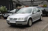 Volkswagen Bora 1.6*LIMO*KLIMA*ALU*SERVO*ALU*TÜV 07-2026* - Volkswagen Bora aus 2001: 2.0