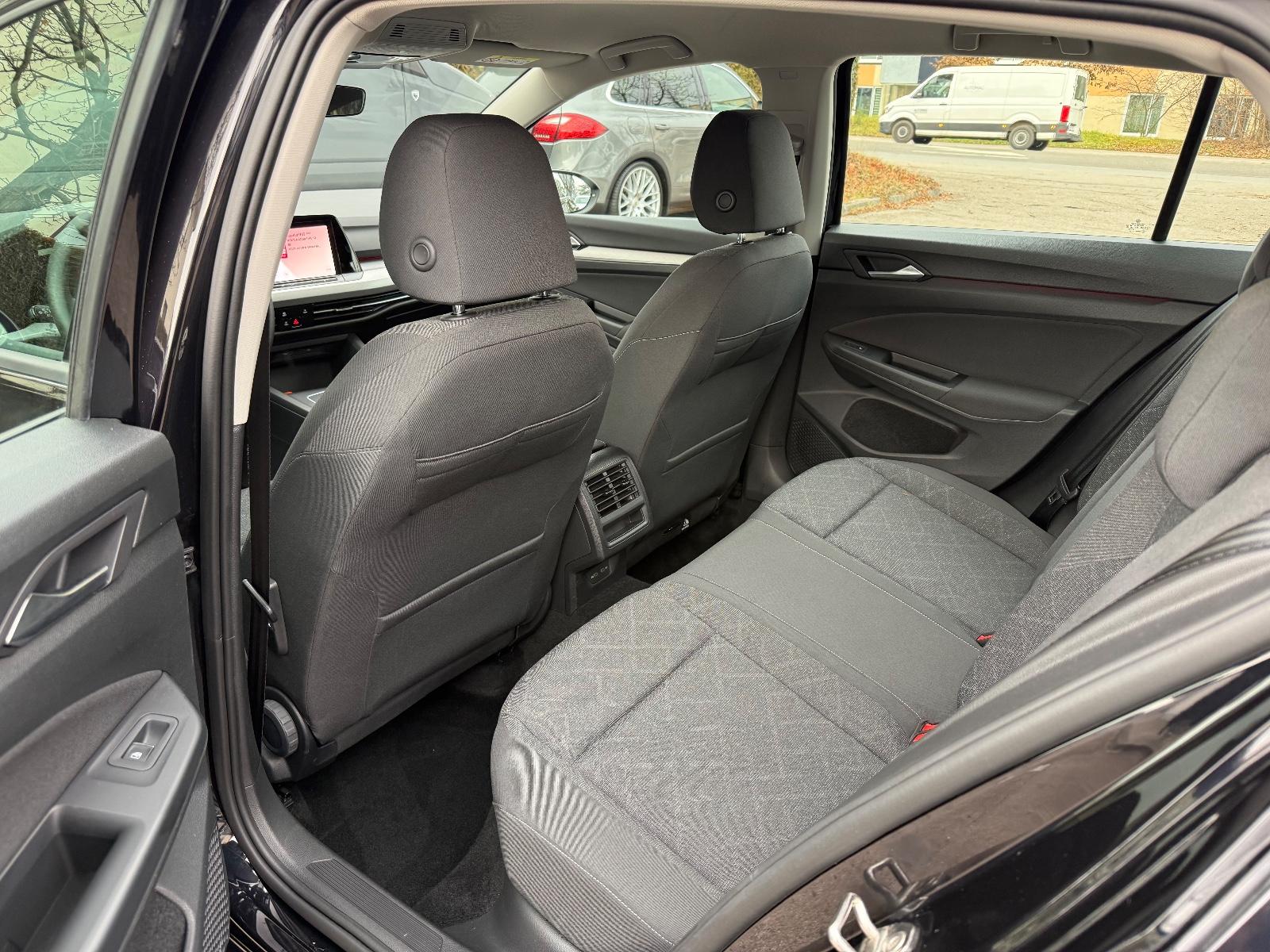 Volkswagen Golf VIII LIM. 1.5 TSI Life/DSG/ACC/NAVI/LED/ALU, миниатюра 10