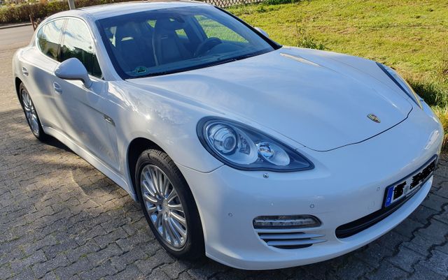 Porsche Panamera 4S S