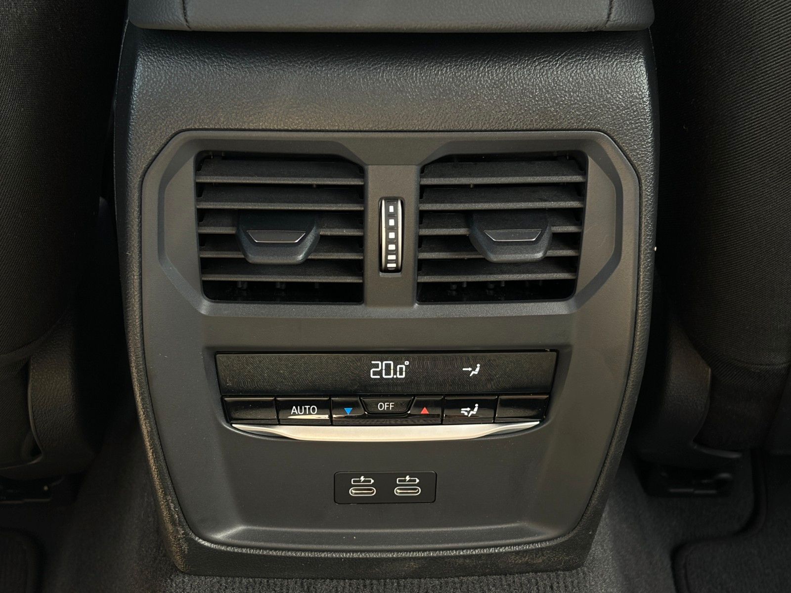 Fahrzeugabbildung BMW 318i Touring 3Z-Klima Kamera Tempomat Alarm SHZ