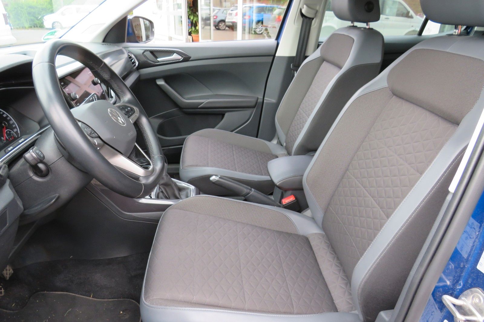 Fahrzeugabbildung Volkswagen T-Cross Highline DSG ACC NAVI AHK APP 1.HAND