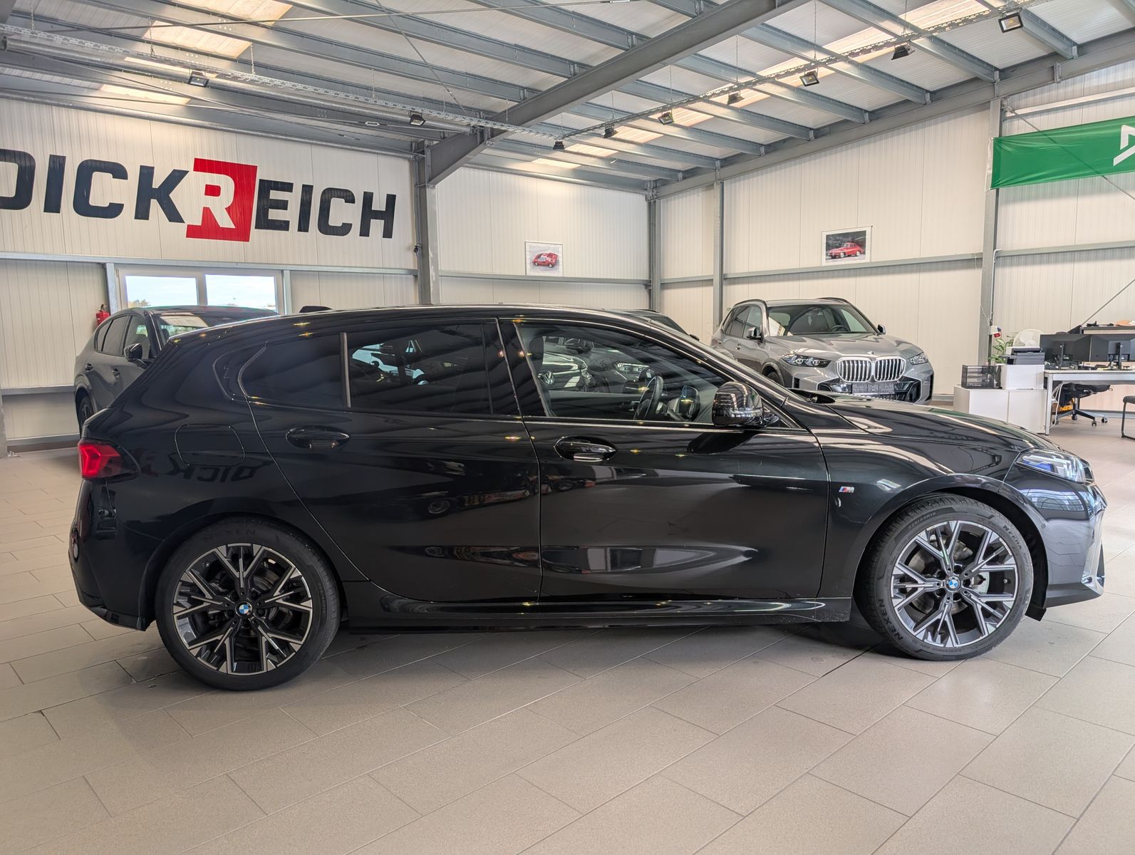 Fahrzeugabbildung BMW 118 d M-Sport Premium Ad-LED Cam Pano Alcan 18"