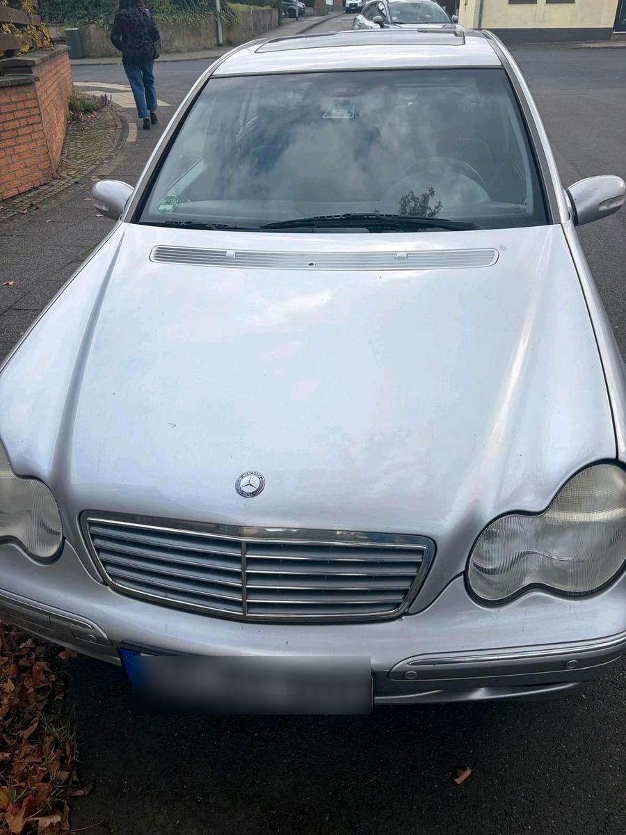 Mercedes-Benz C 180