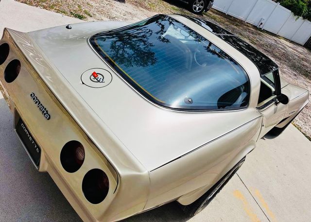 Fahrzeugabbildung Corvette C3 original Collectors Edition 5,7L V8