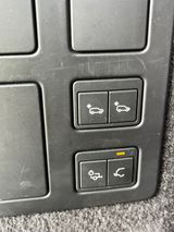 Land Rover Discovery 3.0 SD6 SE ACC, Scheckh, AHK,Totwinkel - Land Rover Discovery mit Diesel-Antrieb: Geländewagen, 3.0