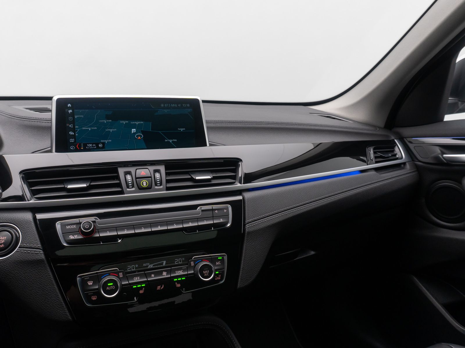 Fahrzeugabbildung BMW X1 xD20d xLine DAB Kamera Panorama Leder Sport