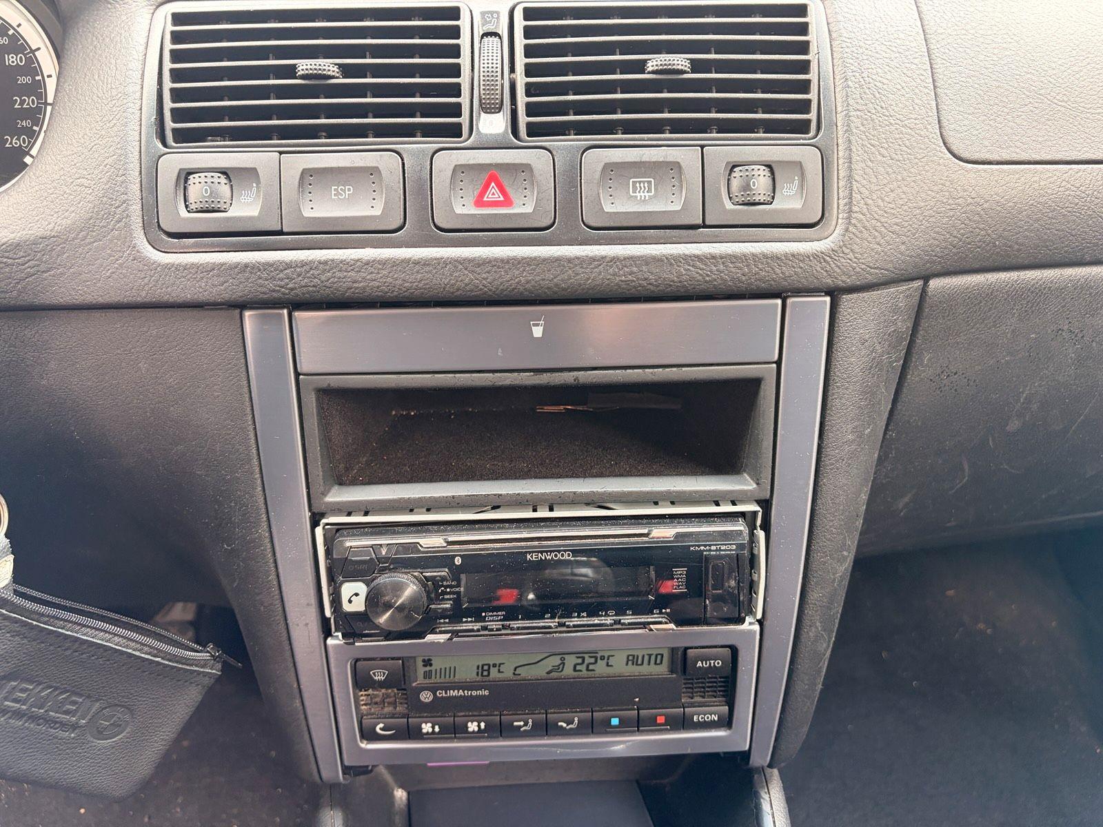 Volkswagen Golf 2004 — photo 11