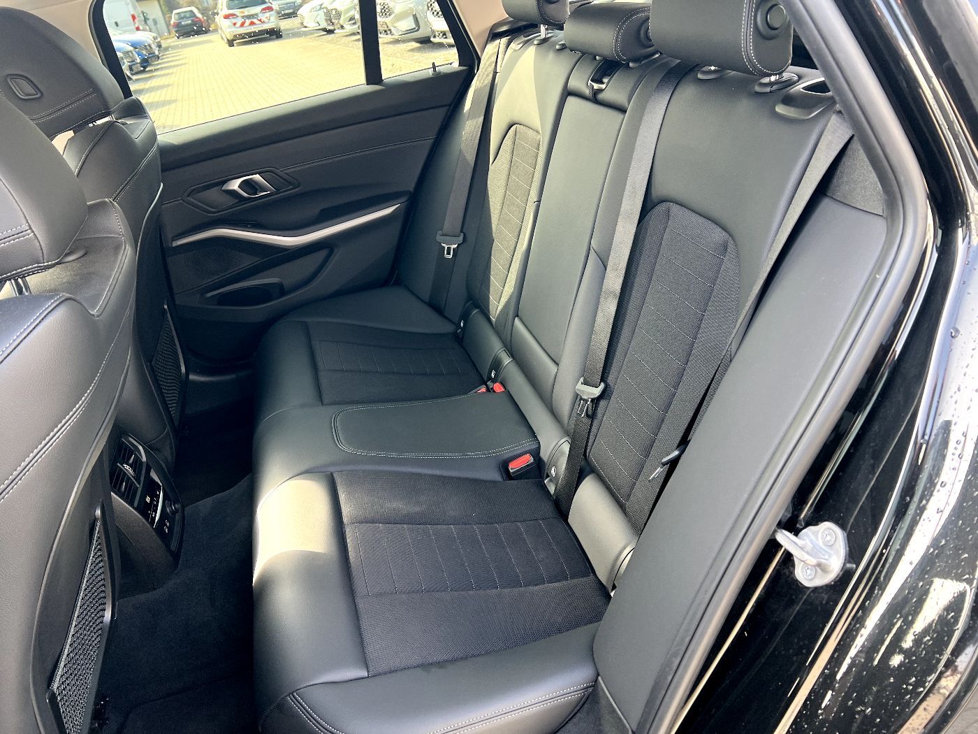 BMW 320d Touring xDrive Advantage *LED Navi Leder* foto 14