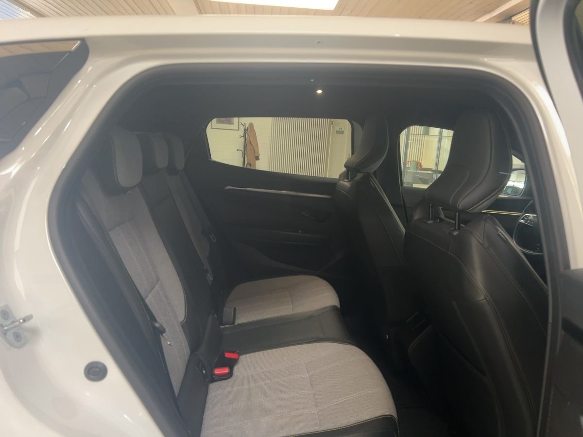 Fahrzeugabbildung Renault Megane E-TECH TECHNO EV40 130hp boost charge