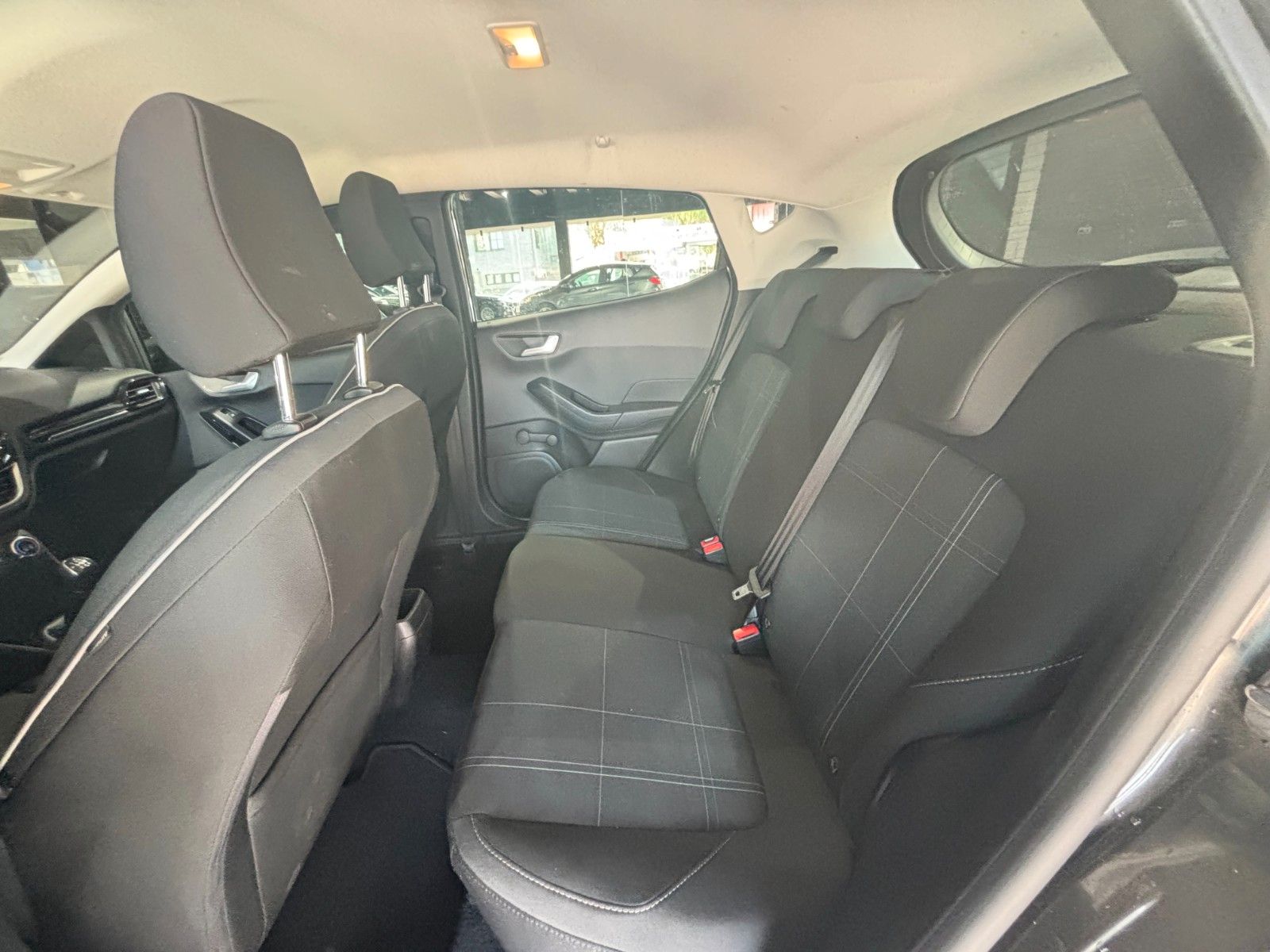 Fahrzeugabbildung Ford Fiesta Cool & Connect /Easy-Driver-Paket/TÜV NEU
