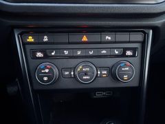 Fahrzeugabbildung Volkswagen T-ROC 1.0 TSI  DAB PDC SH CLIMATRONIC START/STOP