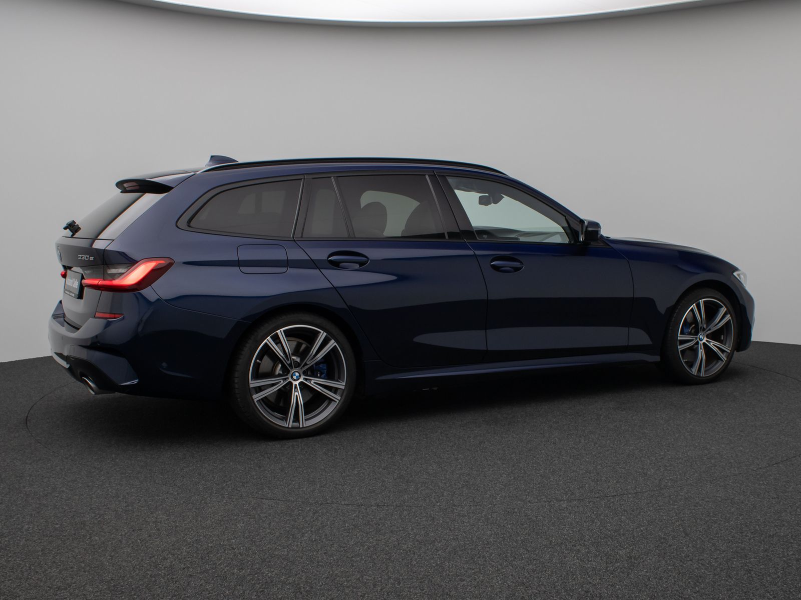 Fahrzeugabbildung BMW 330e xD M Sport Panoram Kamera Laser HUD DAB H/K