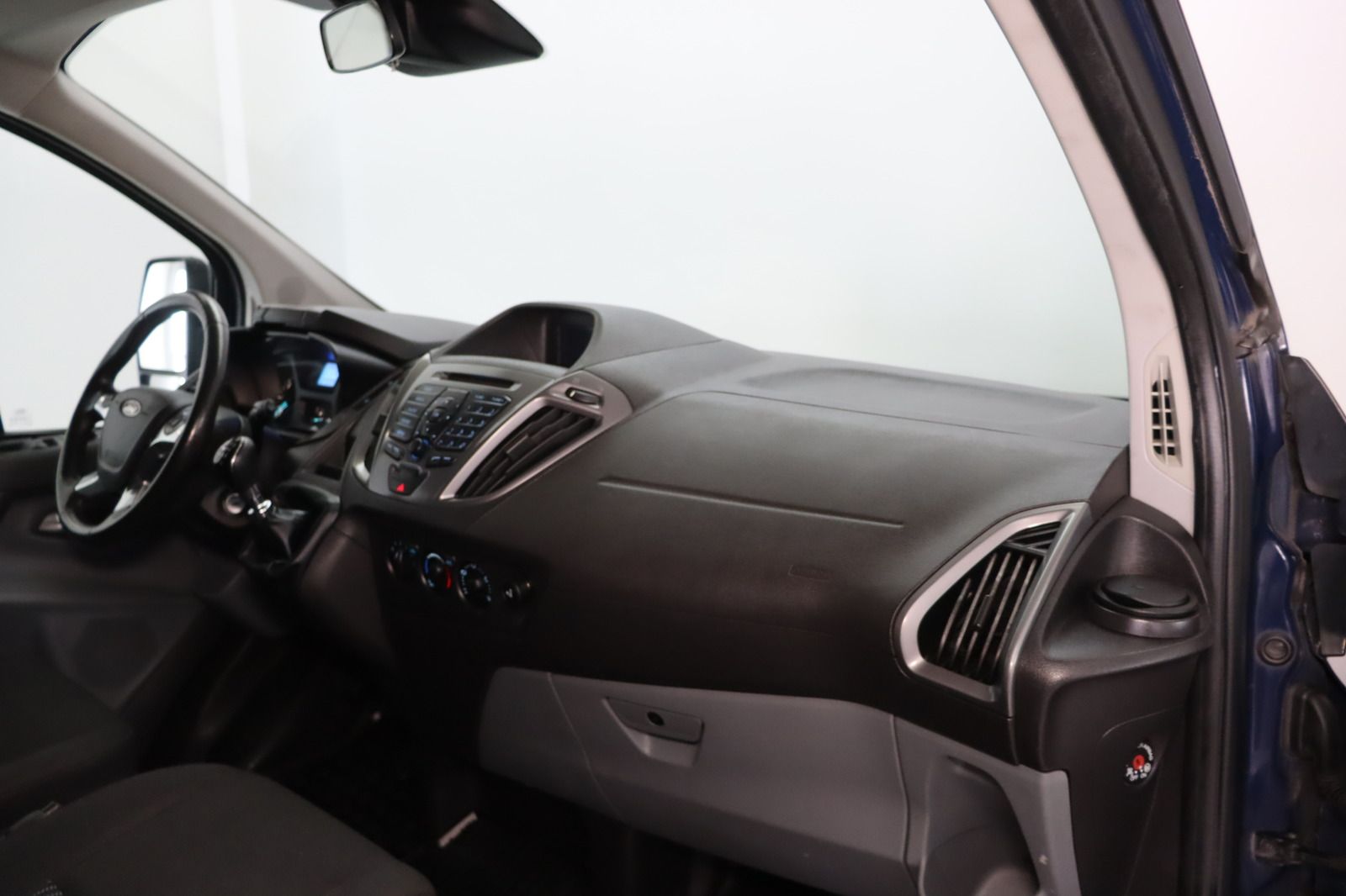 Fahrzeugabbildung Ford Transit Custom Kombi 310 L1 H1 Trend 2.0 EcoBlue