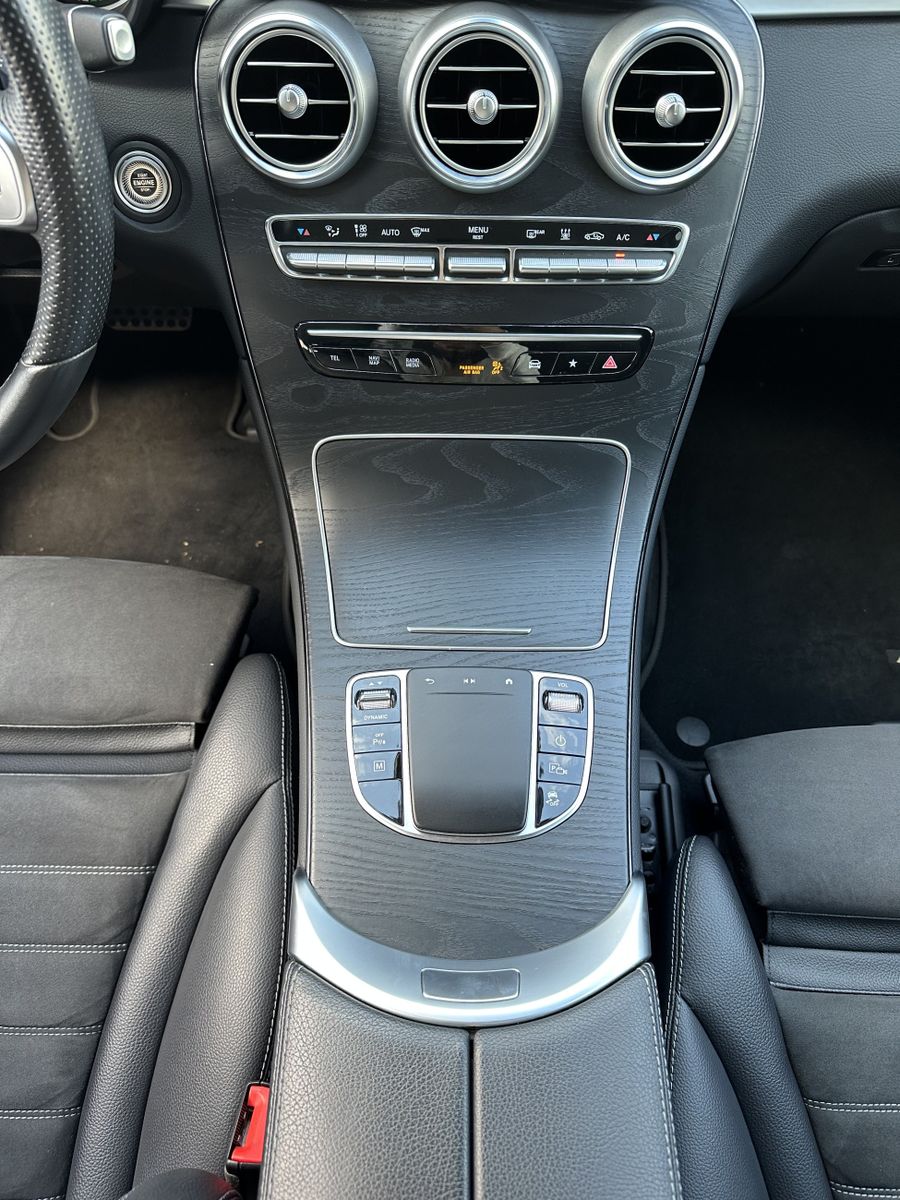 Fahrzeugabbildung Mercedes-Benz GLC 300de 4Matic AMG-Line NAV+LED+ACC+KAM+19ZOLL